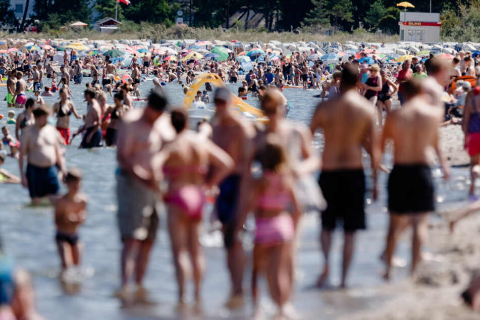 Vor Timmendorfer Strand ist die Ostsee bis zu 25 Grad warm.