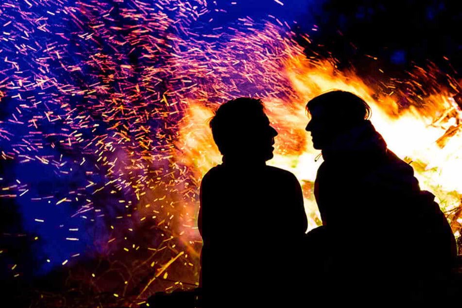 Das Hexen- oder auch Maifeuer soll böse Geister vertreiben.