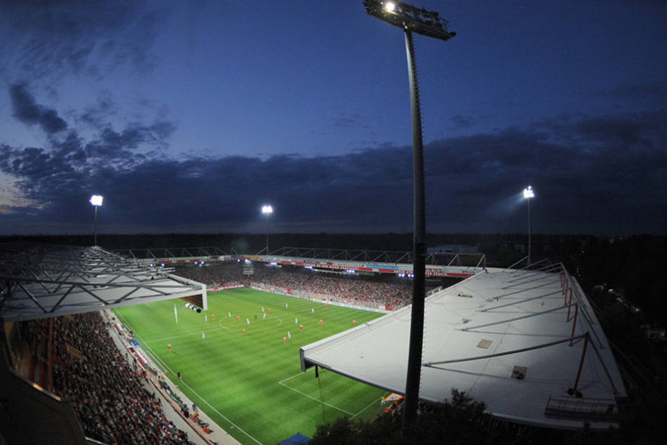 Das Stadion An der Alten Försterei zählt zu den geilsten Fußball-Tempeln in
Deutschland.