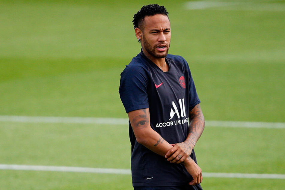 Glücklich geht irgendwie anders. Neymar möchte weg aus Paris und zurück nach Barcelona.
