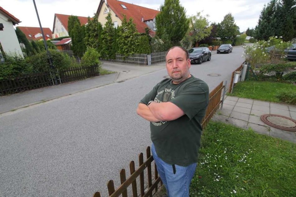 Diebe klauten Peter Stimpels (45) Dienstwagen direkt vor dem Haus.