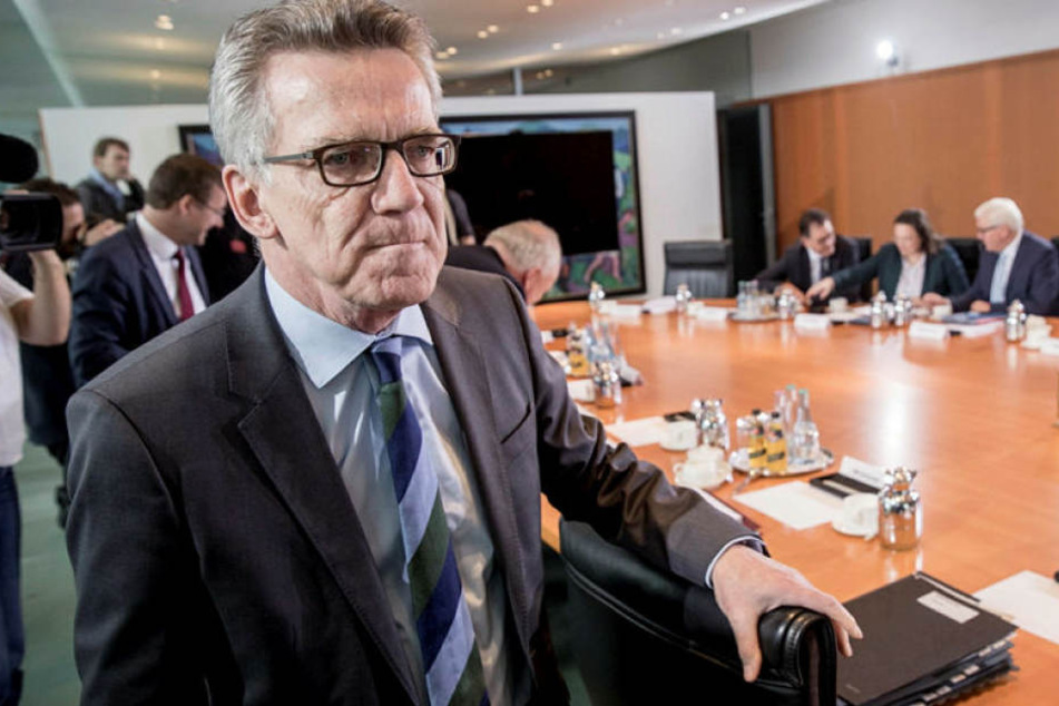 Bundesinnenminister Thomas de Maizière (62, CDU).