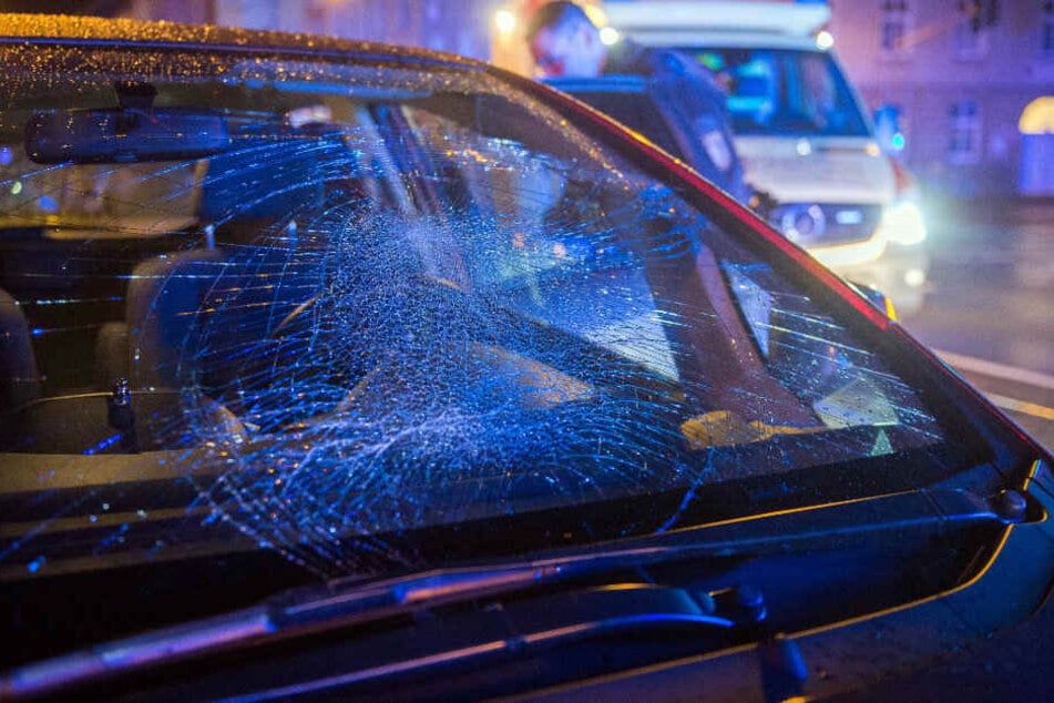 Auch das Auto der Unfallfahrerin wurde schwer beschädigt.