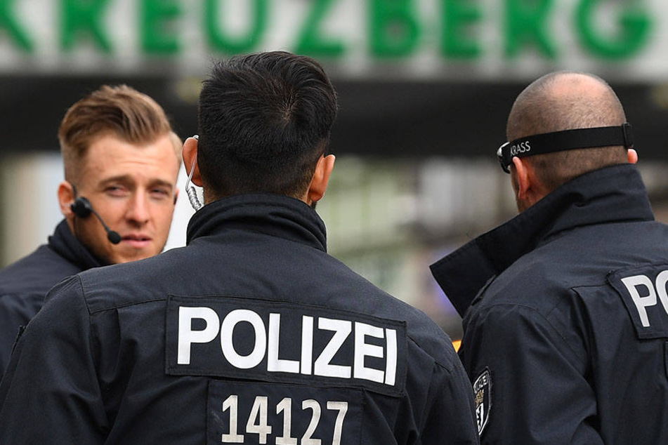 Die Berliner Polizei sucht fieberhaft nach dem Flüchtigen. (Symbolbild)