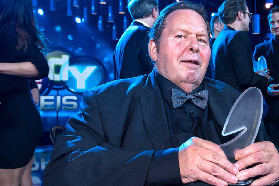 Der Schauspieler Ottfried Fischer im Oktober 2017 in Köln bei der Verleihung des "Deutscher Comedypreis 2017" mit dem "Ehrenpreis" auf der Bühne.