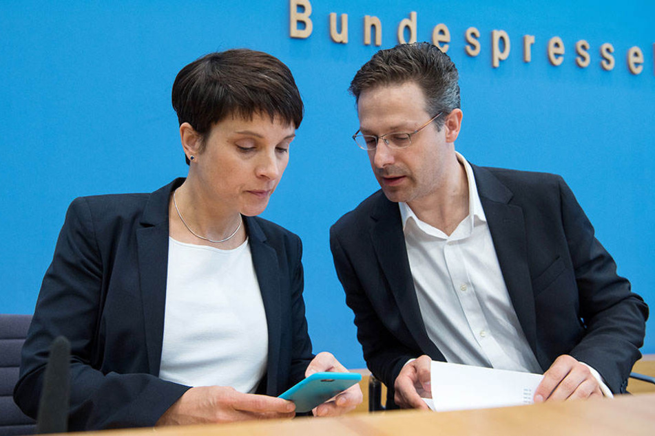 Frauke Petry und ihr Ehemann waren beide in der AfD, künftig werden sie wohl eine eigene Partei gründen (und anführen).