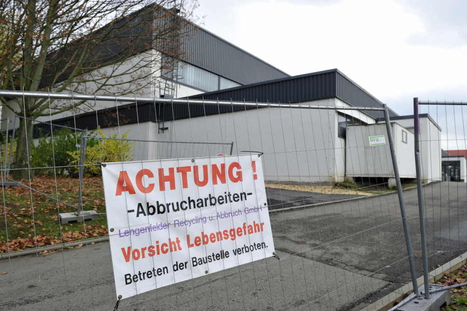 Die Turnhalle am Scheffelbergcampus muss abgerissen werden.
