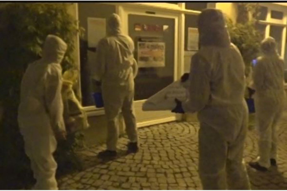 Vier Vermummte vor dem Büro von Thomas de Maizière.