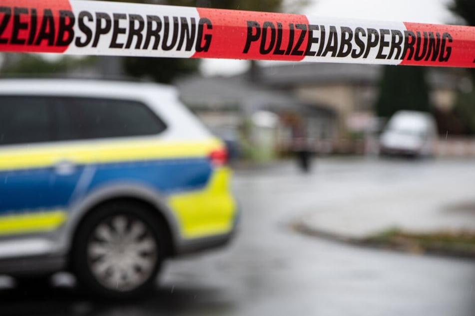 frau wird auf einem fahrrad gefickt