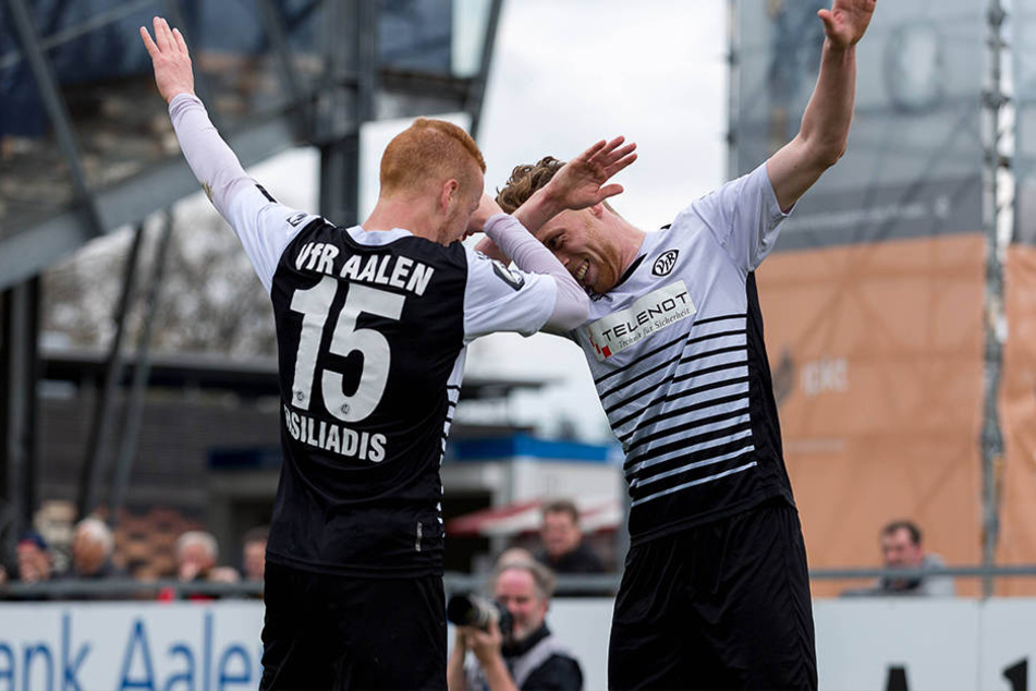Beim VfR Aalen war die Freude über den 4:0-Sieg groß.
