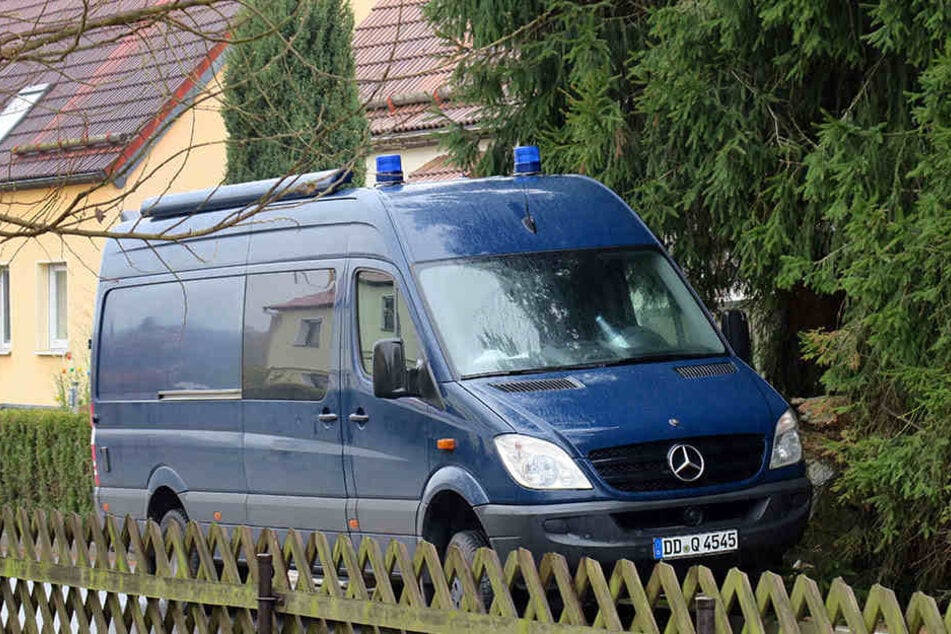 Die Polizei durchsuchte ein Haus in Niederwiesa.