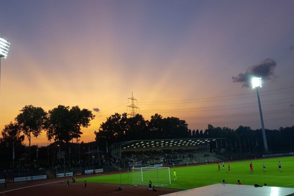 Die SG Wattenscheid 09 kann aufatmen, der Verein wird weiter in der Regionalliga an den Start gehen können.