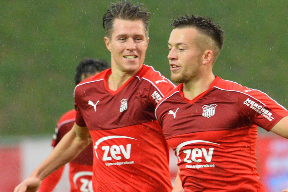 Das war einmal! Patrick Göbel (r.) und Bruder Christoph beim gemeinsamen Jubel im FSV-Trikot.