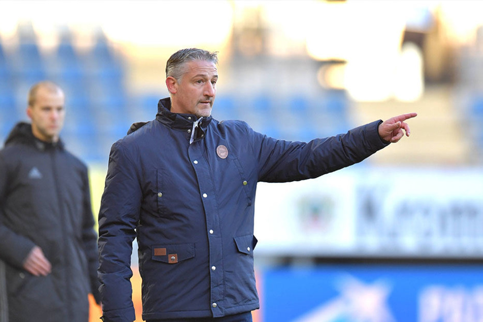 Jürgen Kramny machte der Mannschaft Mut, in Braunschweig auch nach vorne zu spielen.