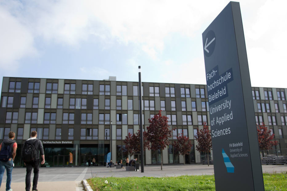 Die Fachhochschule Bielefeld kann mit ihren fast 120 Millionen zu viel für den Neubau eher nicht glänzen.