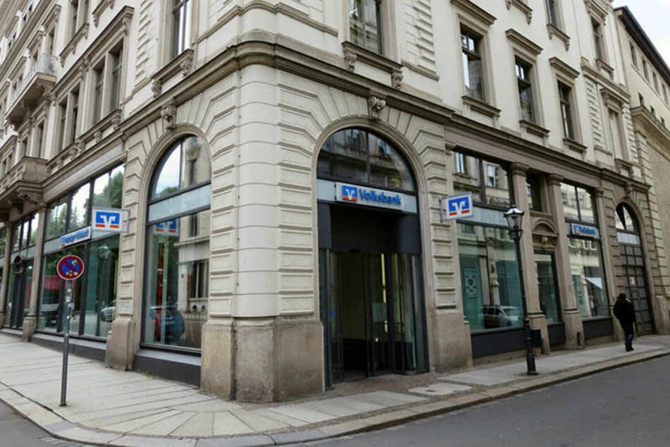 Die Leipziger Volksbank-Zentrale. Hier führte ein Mitarbeiter bis zu seiner Entlassung im März 2016 eine illegale "Parallel-Bank".
