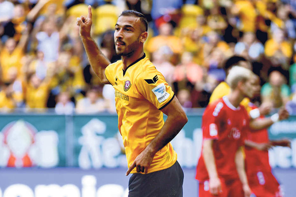 Akaki Gogia jubelt über sein 2:1 gegen Würzburg. Der Treffer am 25. September war der bisher letzte für Dynamo.