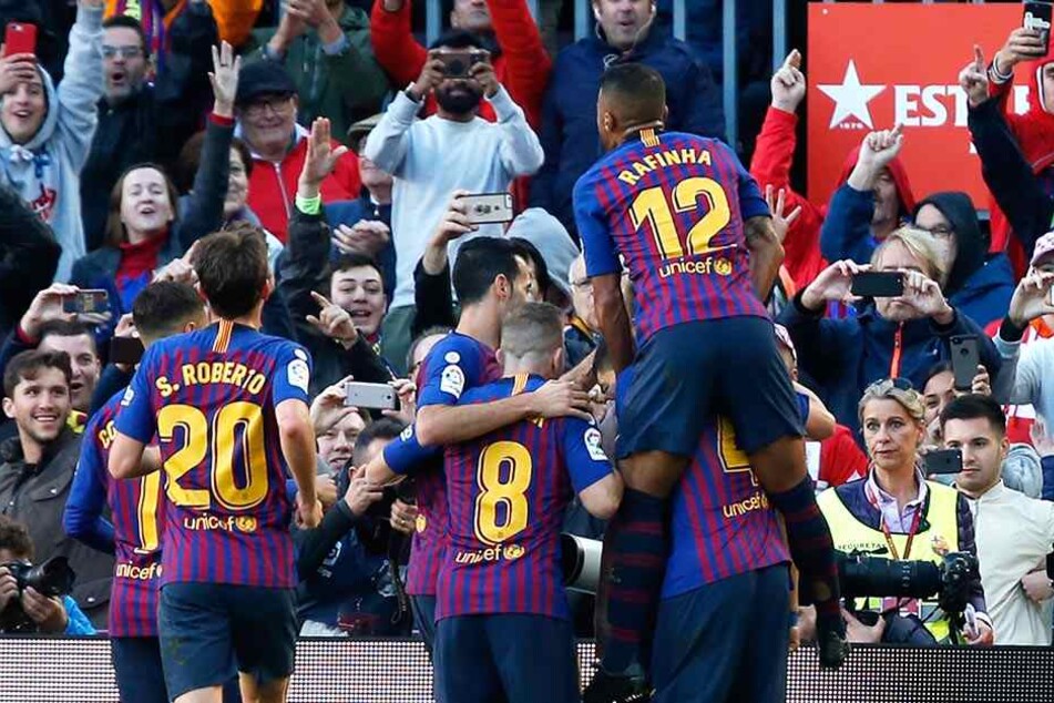Kollektives Ausrasten bei Barcelona. Den "Königlichen" aus Madrid wurden die Grenzen gezeigt.
