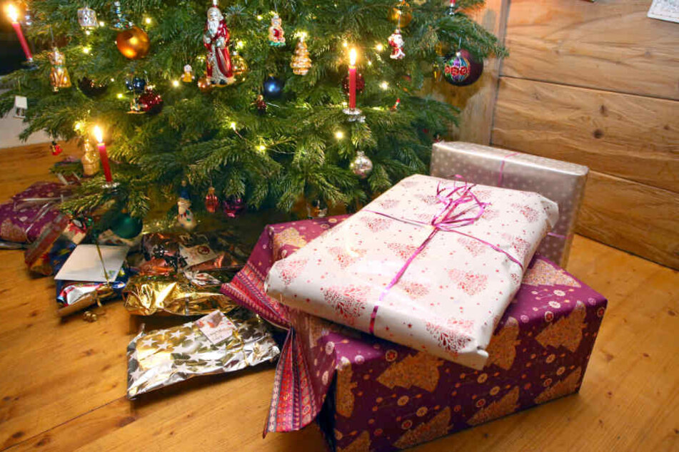 Für viele Menschen gehört ein Christbaum auf jeden Fall zu Weihnachten. (Symbolbild)