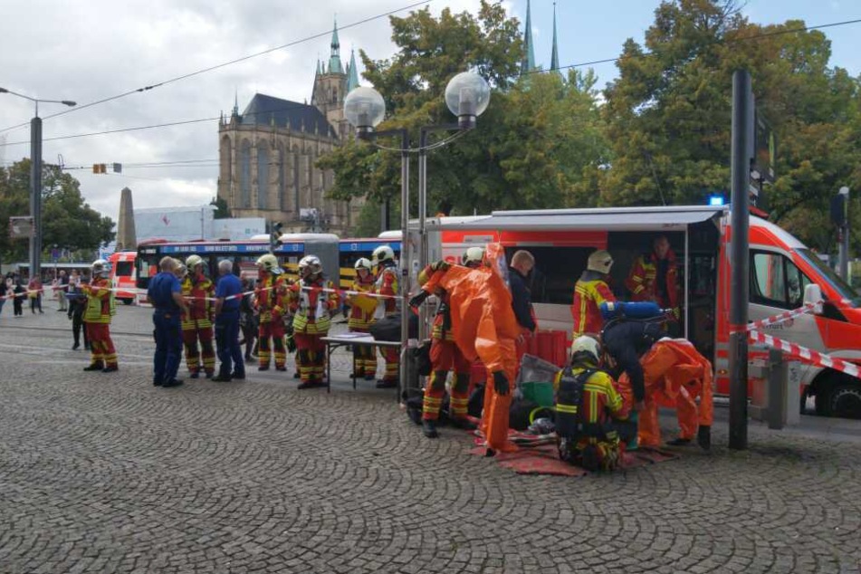 Die Feuerwehr ist im Einsatz.