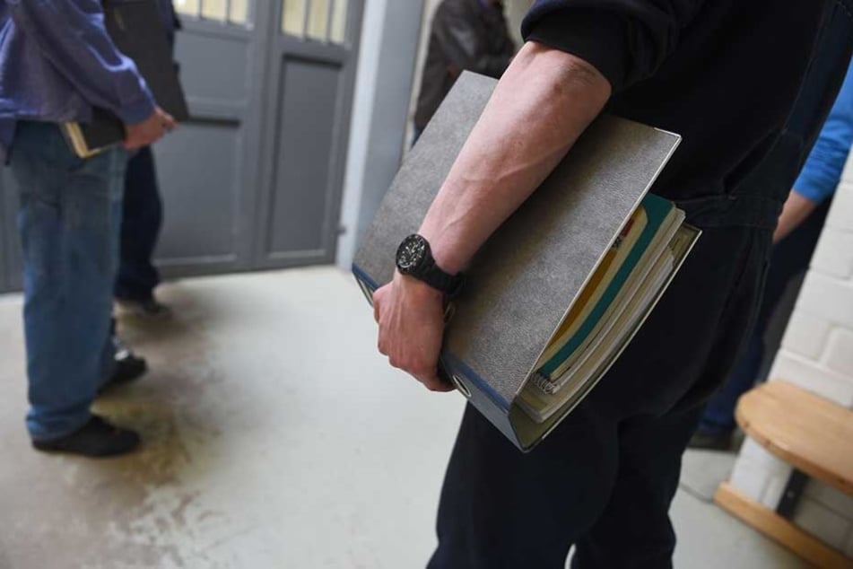 In den Justizvollzugsanstalten wird Gefangenen auch die Möglichkeit gegeben, einen Schul- oder Berufsabschluss zu machen.