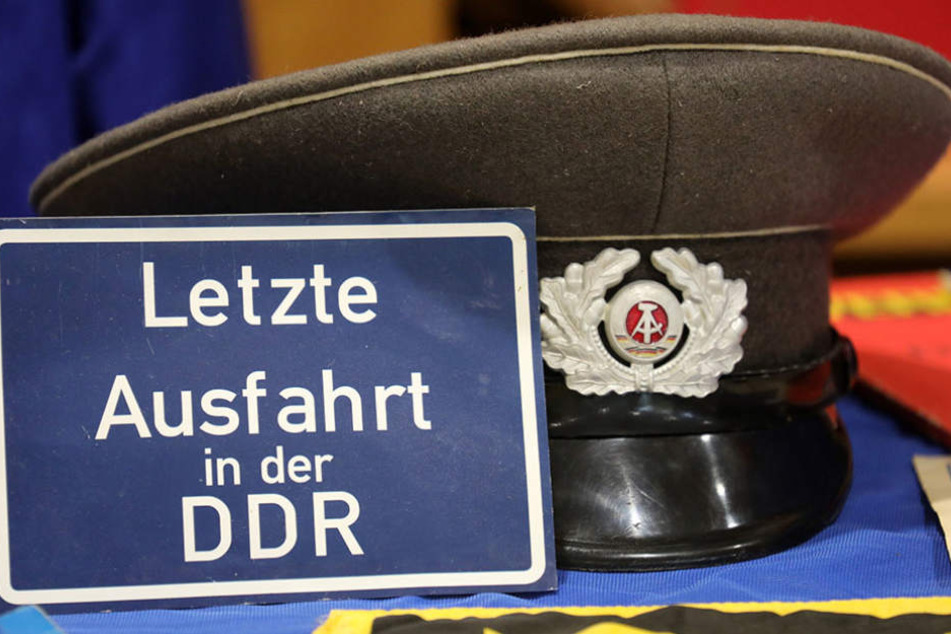 Mit dieser "biografiebezogenen Erinnerungsarbeit" sollen die teilweise dementen Heimbewohner bei ihren Erinnerungen aus DDR-Zeiten abgeholt werden