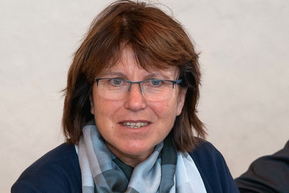 Zwickaus Oberbürgermeisterin Pia Findeiß (61, SPD) wollte neue Beamtenstellen schaffen. Der Stadtrat lehnte das ab.