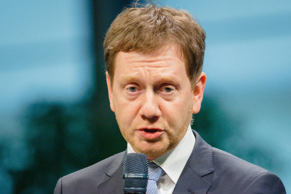Sachsens Ministerpräsident Michael Kretschmer (43, CDU) will Sachsens Kommunen bei der Digitalisierung ihrer Verwaltung helfen.