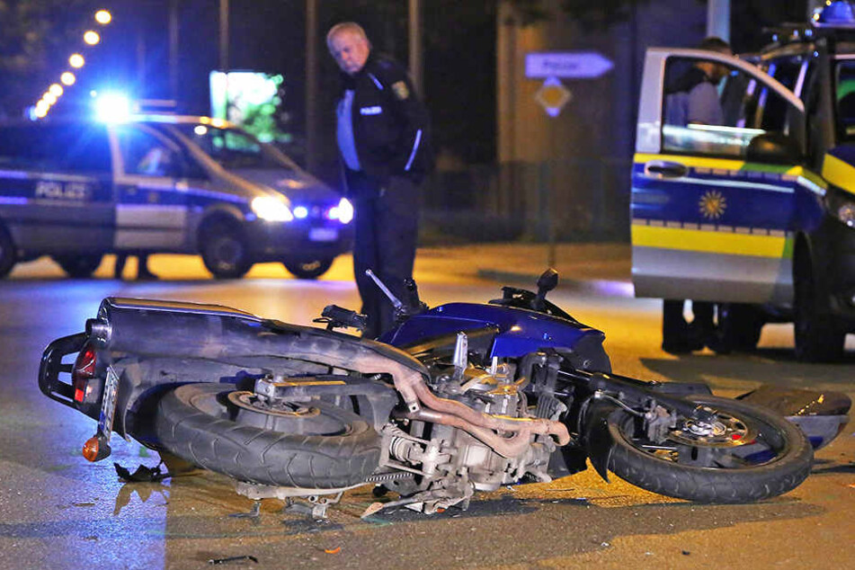 Der Biker wurde bei dem Unfall schwer verletzt.