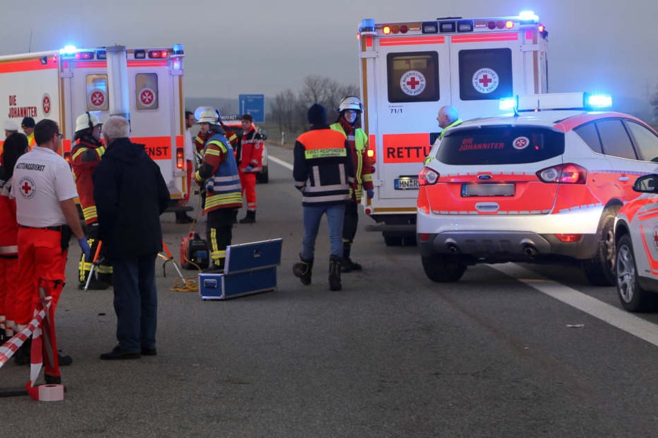 Den Unfall überlebt der junge Fahrer nicht. (Symbolbild)
