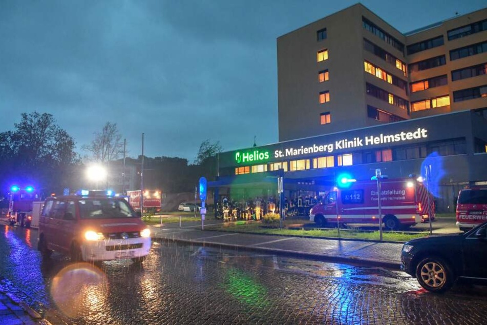 Feuerwehr-Großeinsatz in der Helios-Klinik in Helmstedt.