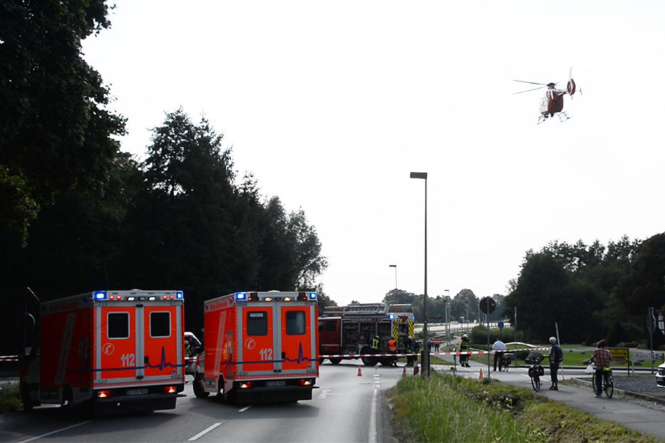 Der Notarzt wurde mit den Rettungshubschrauber Christoph 13 eingelfogen.