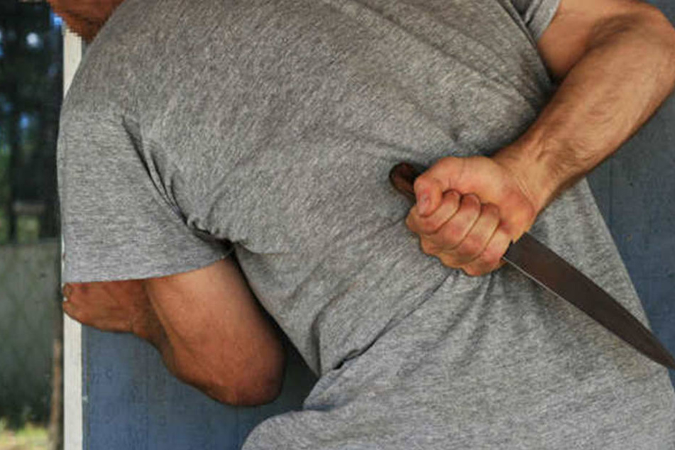 Ein 27-Jähriger ist wegen Mordes zu lebenslanger Haft verurteilt worden.
