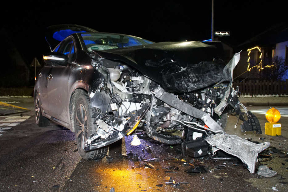 Insgesamt neun Menschen wurden bei dem Unfall verletzt.
