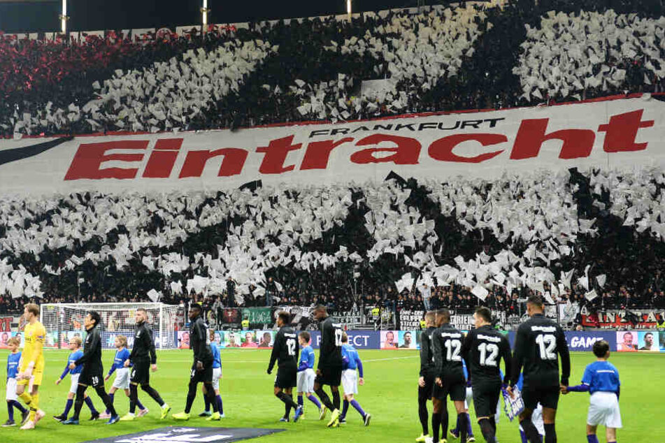 Eintracht Frankfurt (Archivbild) empfängt am 2. November den Rekordmeister FC Bayern München.