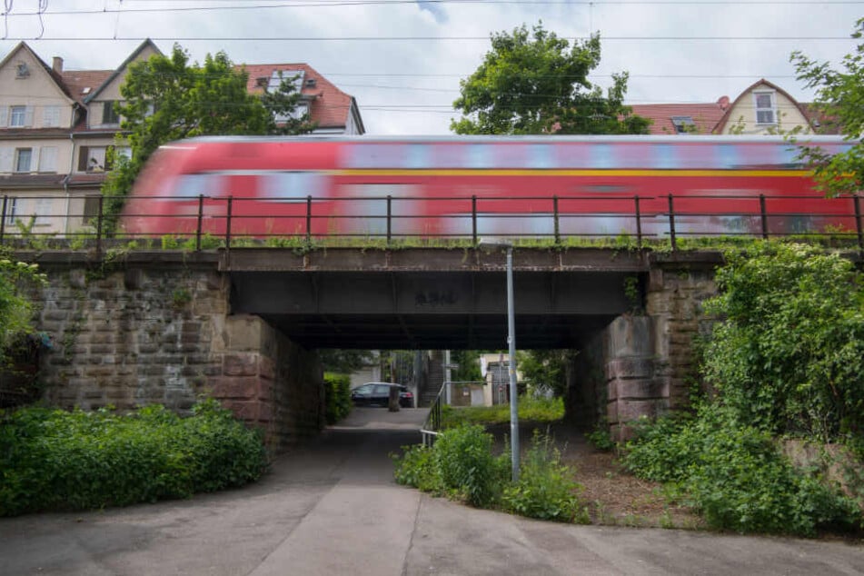 In einem Regionalzug kam es zu einer anderen Art von Nahverkehr. (Symbolbild)