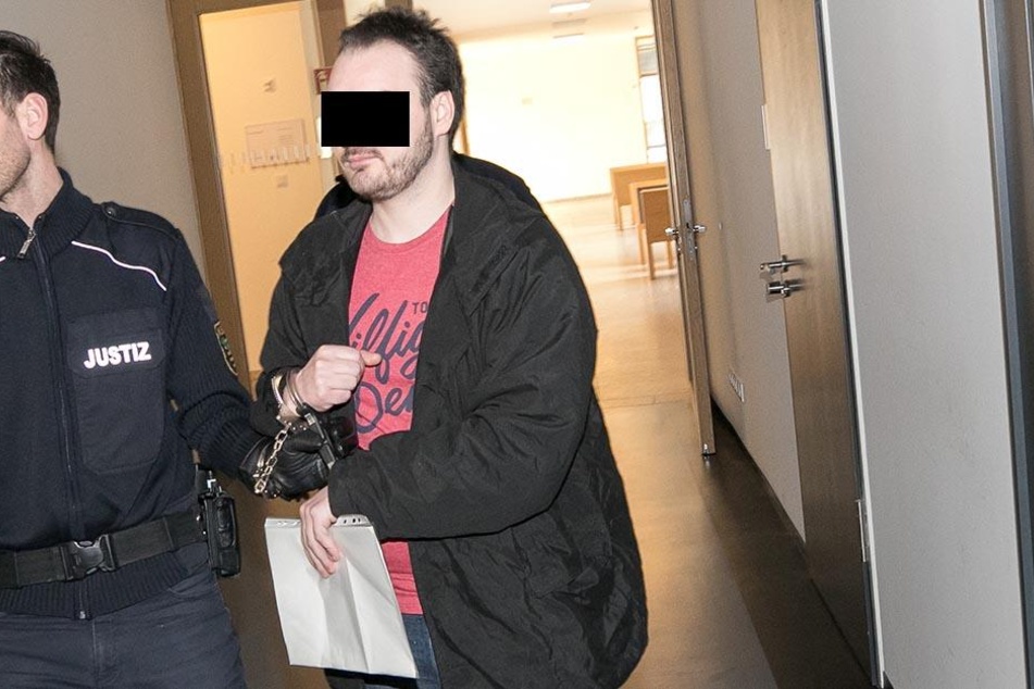 Kevin L. (25) erklärte sich ausführlich zu seinen Taten. Am Knast aber kam er nicht vorbei.