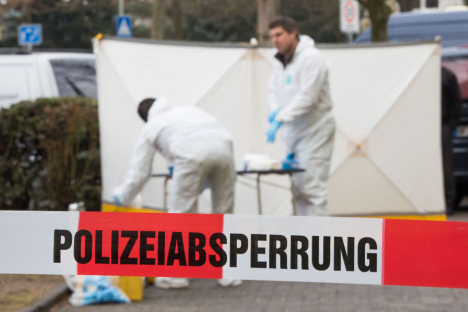 Der Angeklagte soll mindestens drei Schüsse auf einen damals 38-Jährigen abgegeben haben. (Symbolbild)