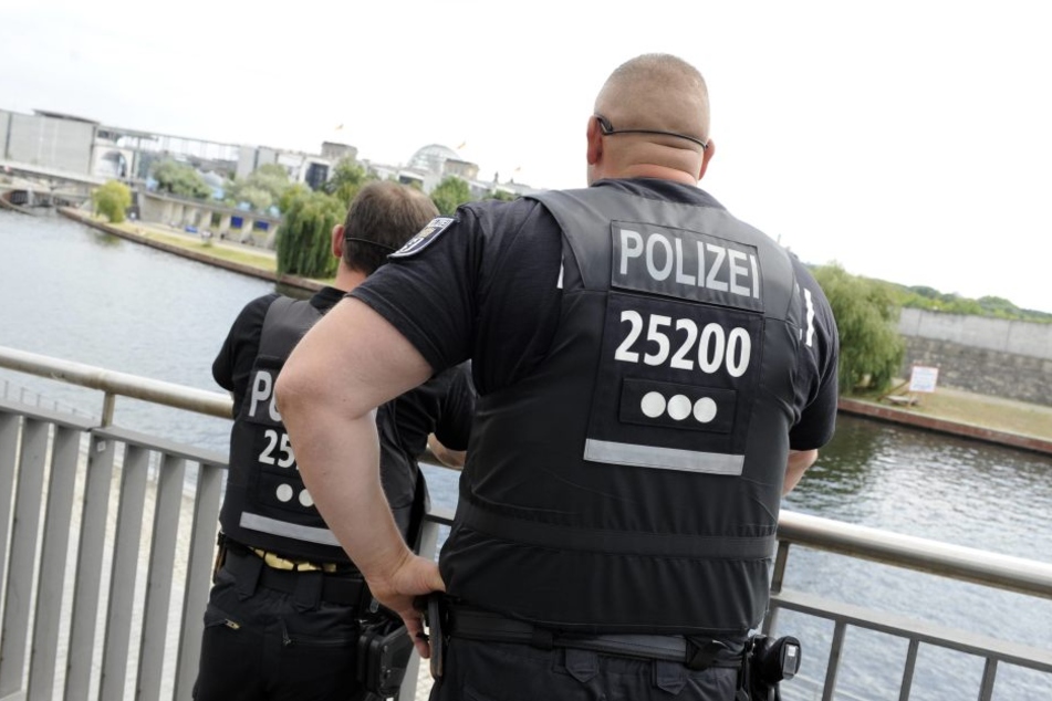 Die Ehefrau eines Polizisten findet deutliche Worte.