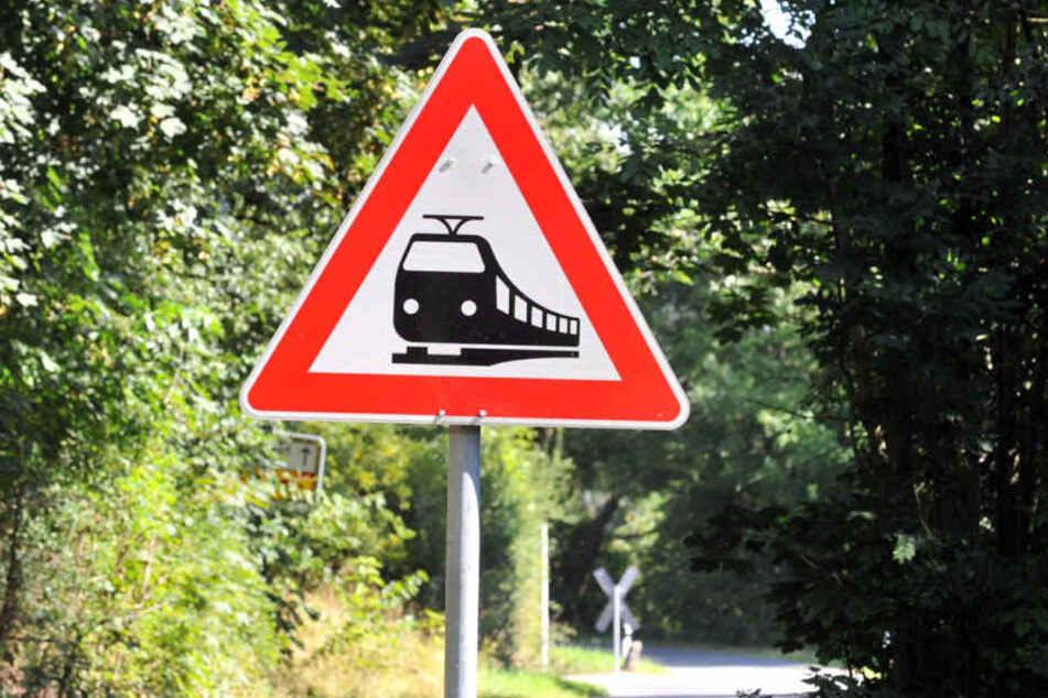 Zwei Jugendliche (18, 19) kamen bei einem Unfall in Thüringen ums Leben.