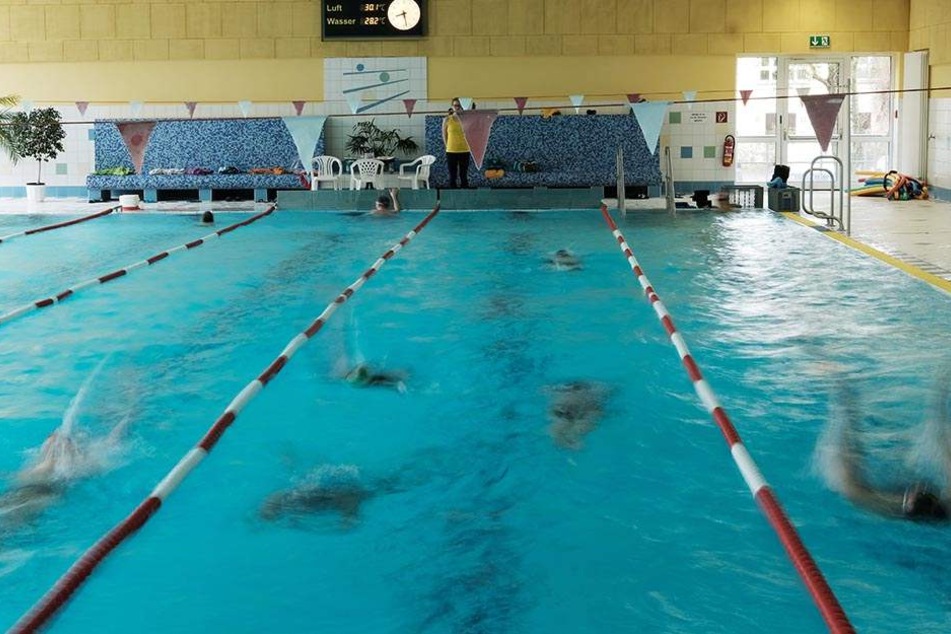 Die Leipziger Schwimmhallen sind voll, der Bedarf ist groß. Mit etwas Glück entstehen in der Messestadt bis 2024 sogar zwei neue Schwimmhallen.