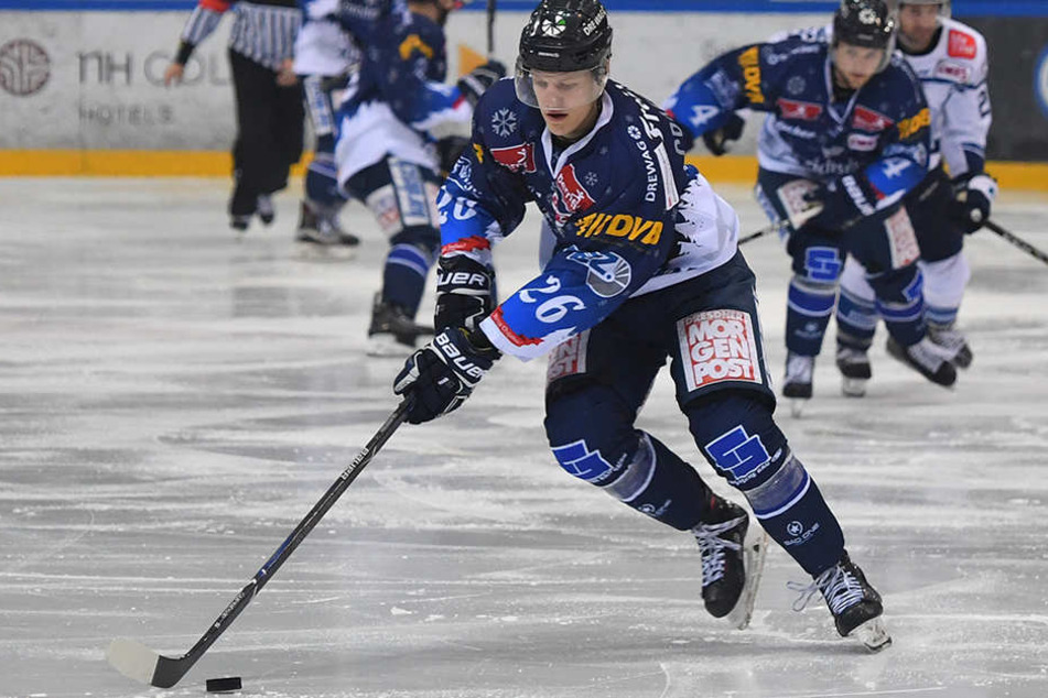 Dominik Grafenthin wird wohl so schnell nicht wieder für die Eislöwen auf Torejagd gehen.