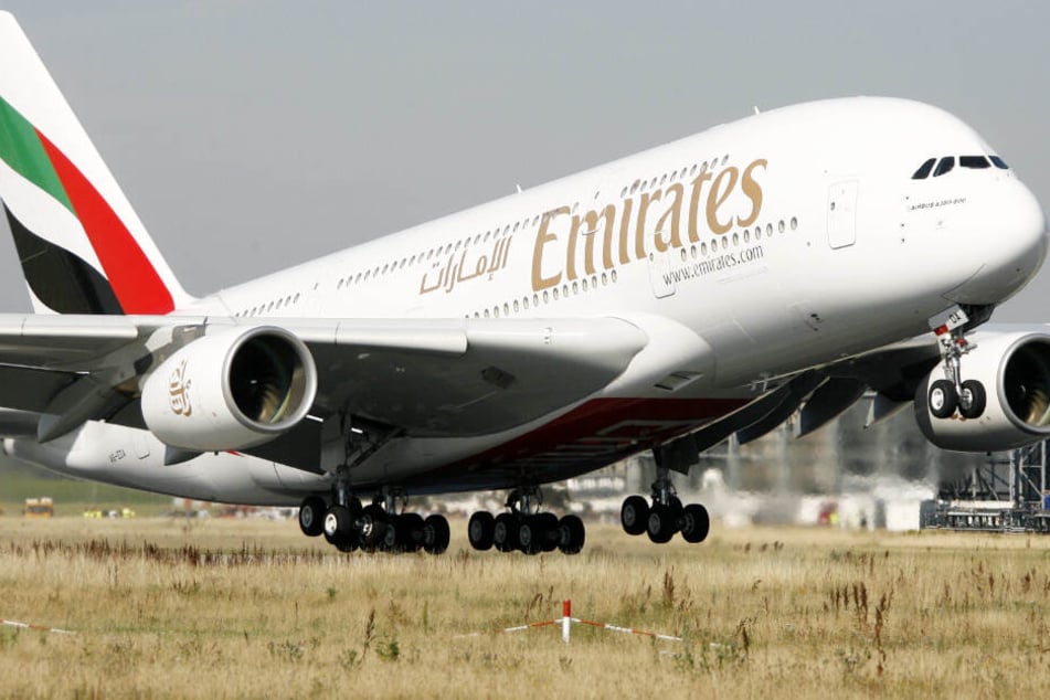 Ein Airbus A380 startet vom Werk in Hamburg-Finkenwerder. Vor allem die arabische Airline Emirates hat auf das Modell gesetzt.