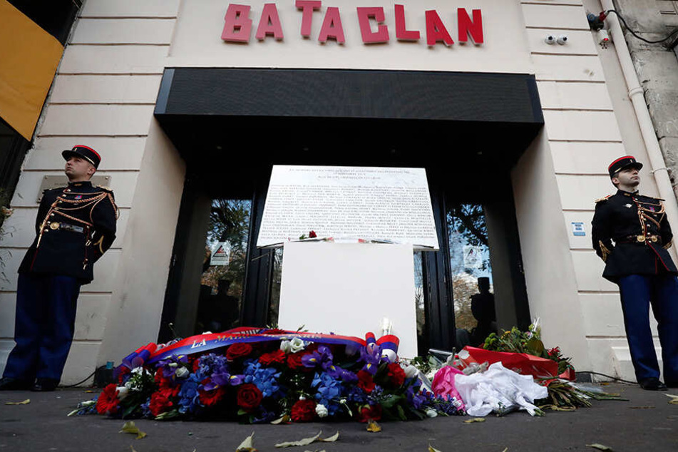 Extremisten hatten am 13. November 2015 in der Konzerthalle "Bataclan" ein Massaker angerichtet sowie Bars und Restaurants im Osten der Hauptstadt beschossen.