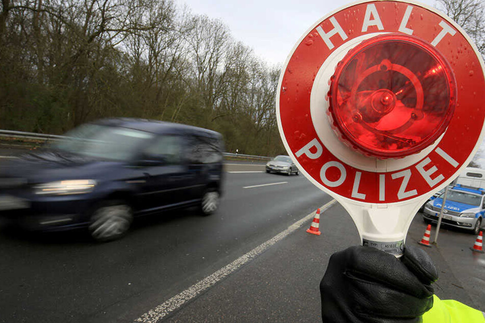 Bei einer Autobahnkontrolle wurde der 43-Jährige gestoppt und zum 21. Mal ohne Führerschein erwischt.