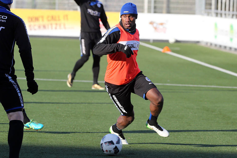 Reinhold Yabo war am Freitag zum ersten Mal im Trainings beim DSC Arminia Bielefeld.