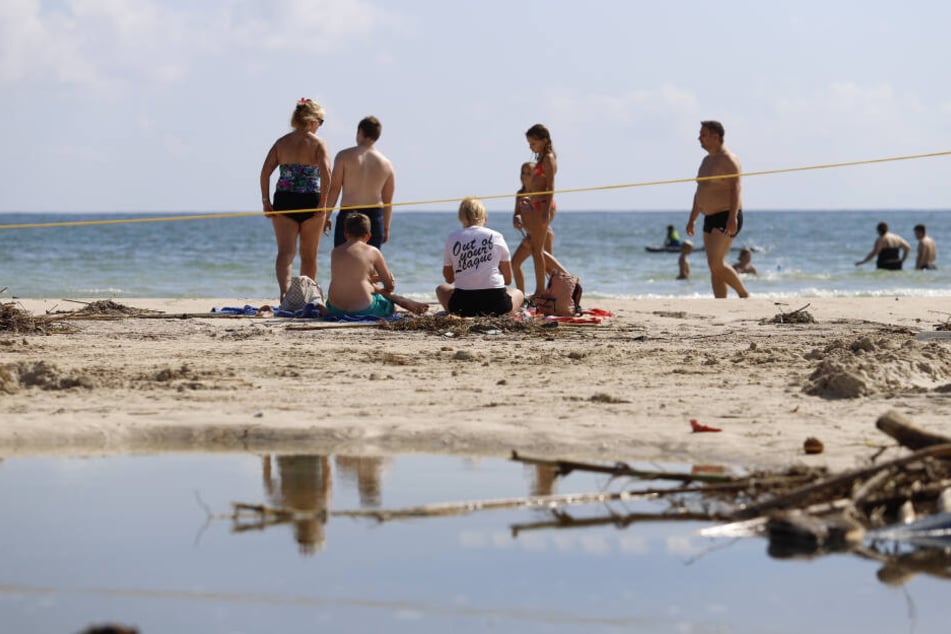 Regelmäßig ab Saison-Beginn müssen Urlauber Obacht geben beim Baden im Mittelmeer.