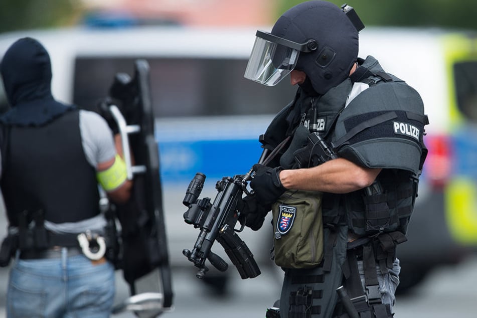 Die Beamten durchsuchten mindestens ein Objekt in Erfurt. (Symbolbild)