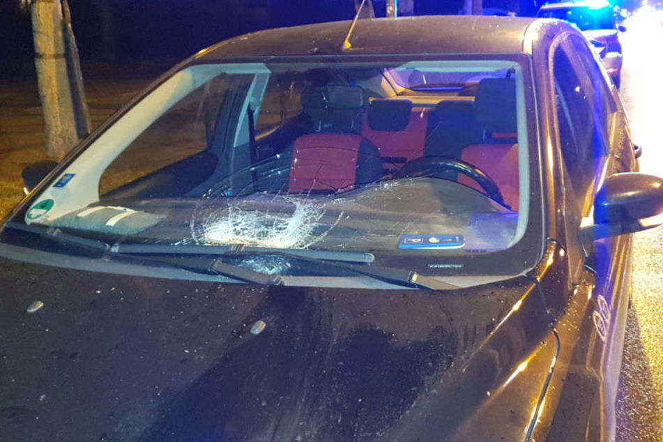 Eine 55-Jährige wurde bei dem Unfall schwer verletzt.