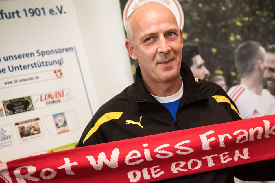Erst am 12. Oktober wurde Mario Basler als neuer Trainer von Rot-Weiss Frankfurt vorgestellt.